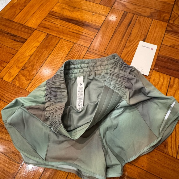 lululemon athletica Green Shorts - Picture 4 of 6